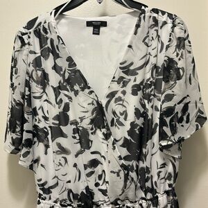 Simply Vera by Vera Wang black and white dress in excellent used condition